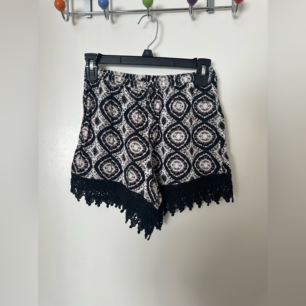Abercrombie Kids NWOT- tribal print flowy shorts- size XL